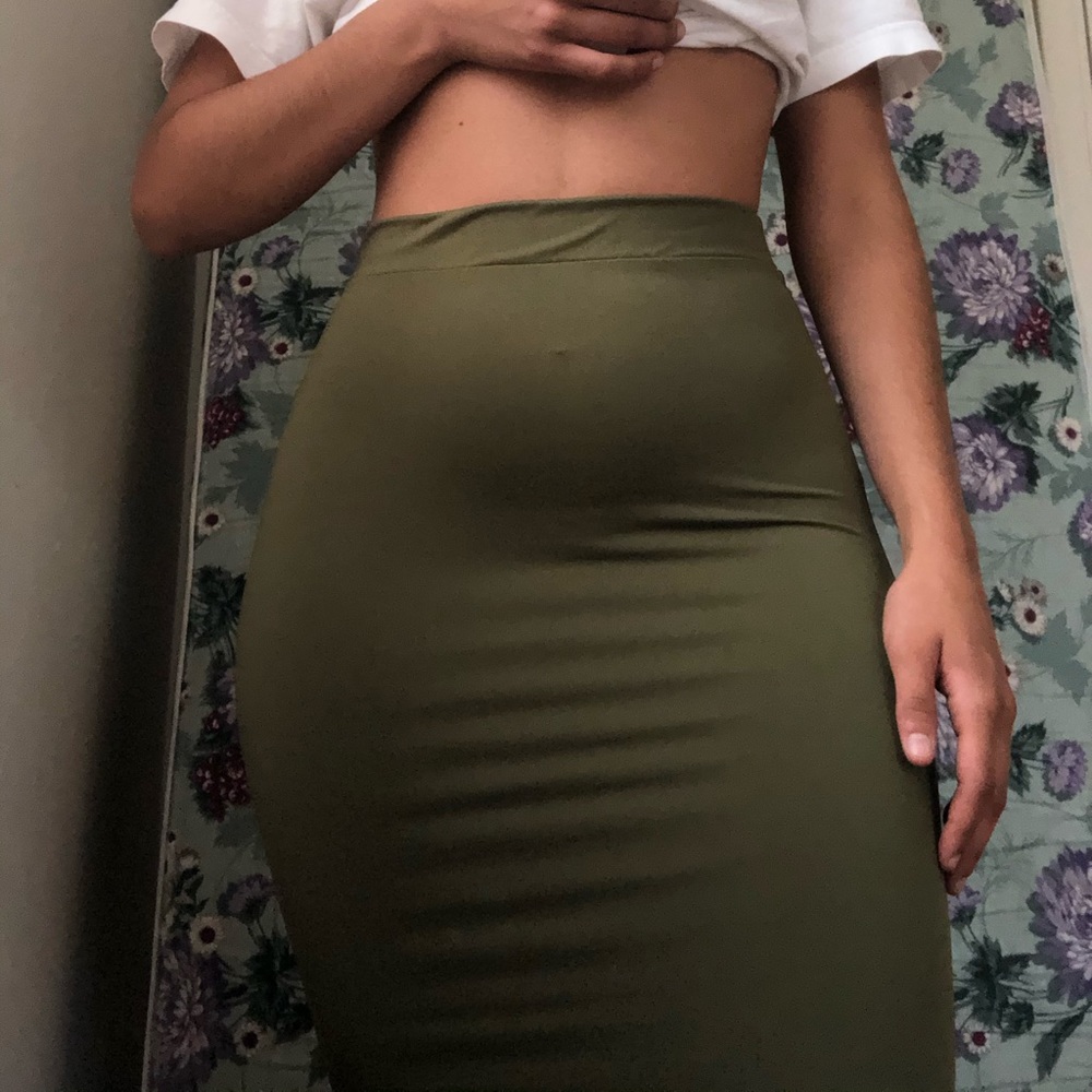 Body con midi pencil skirt